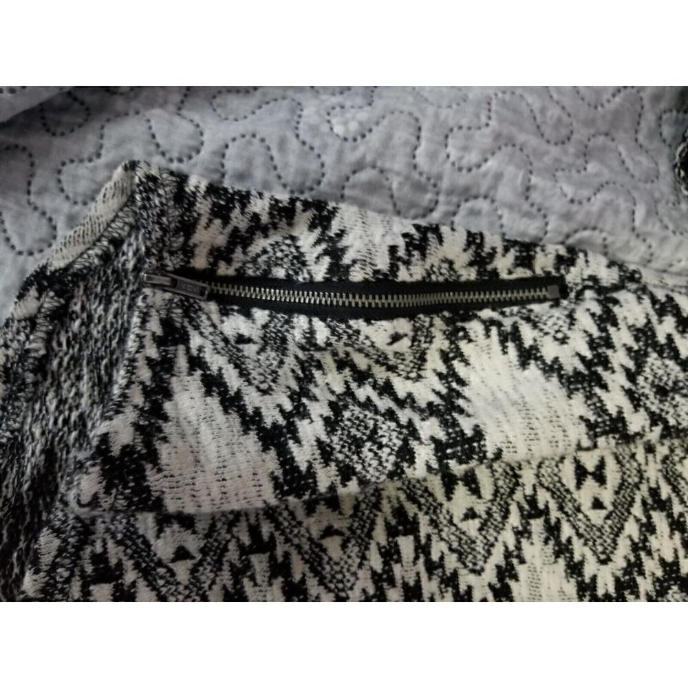 Cable & Gauge Black/White Geometric Sweater Reverse Seams 2X - Picture 4 of 8